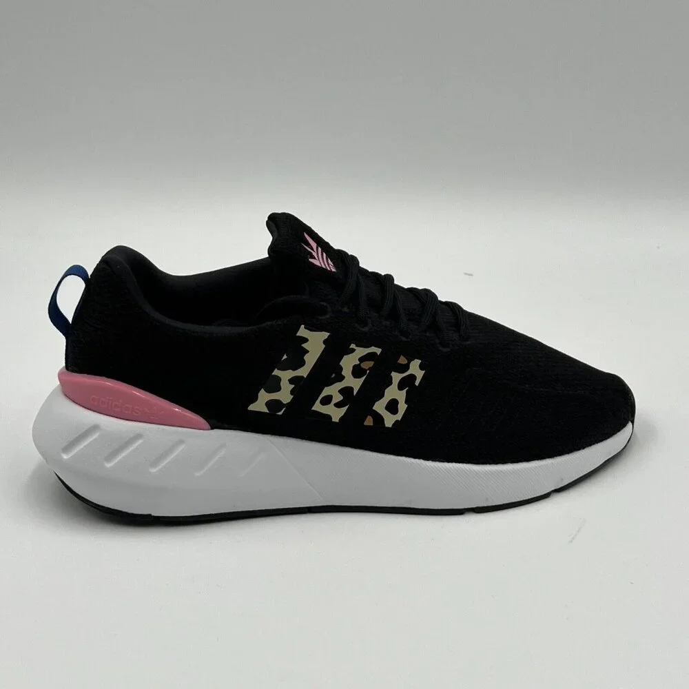 ADIDAS Originals Girl's Swift Run 22 (Big Kid) Black/Bliss Pink/Blue 7 Big Kid M